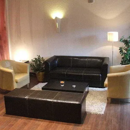 Inter-hotel As 론친